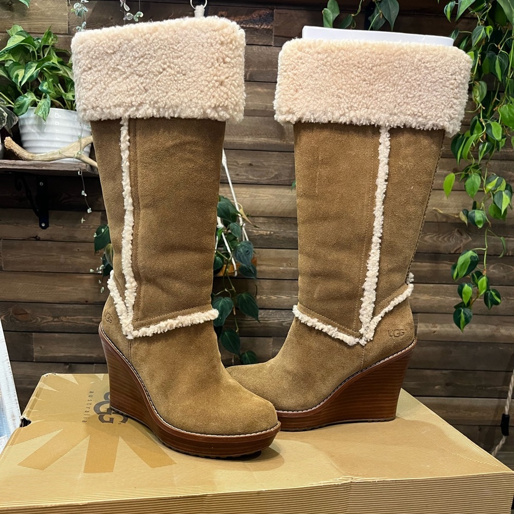 UGG Aubrie Wedge Boots
Women’s size 8